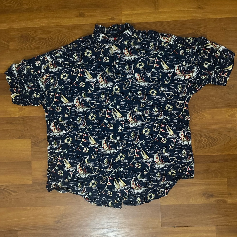 TOMMY HILFIGER BOAT BUTTON DOWN